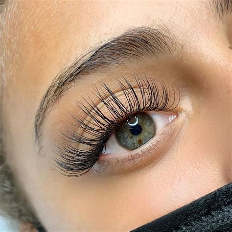 The Art of Layering Mascara: Tips for Intensifying Your Lash Look with Charkoe Brawn Mascara